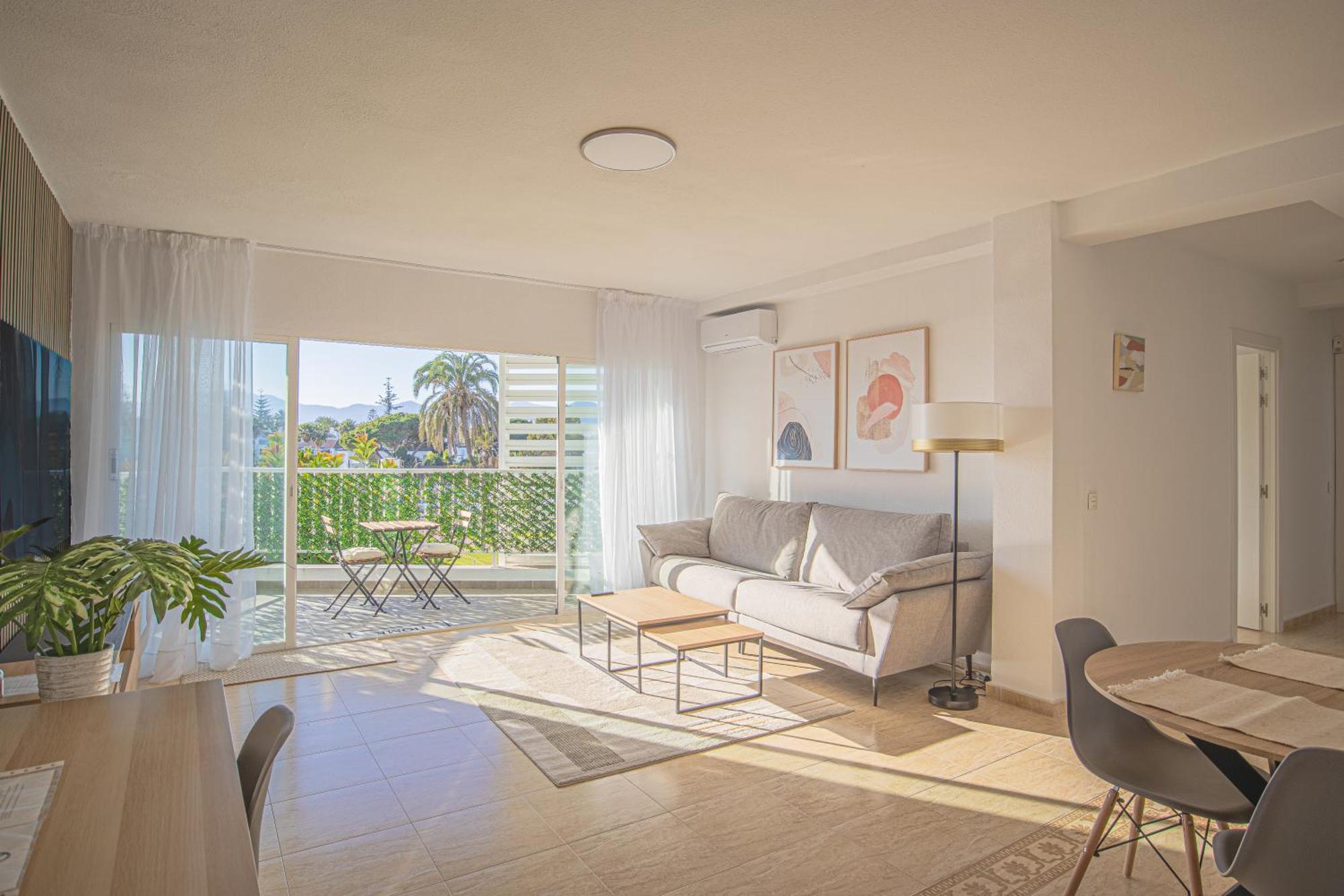 Buenti Apartments Beach Beautiful View มาร์เบยา ภายนอก รูปภาพ